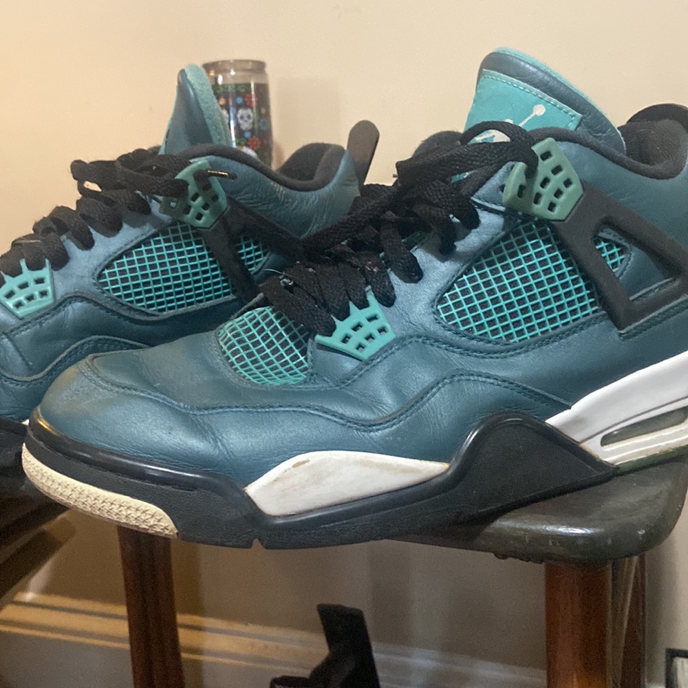 Air Jordan 4 Retro